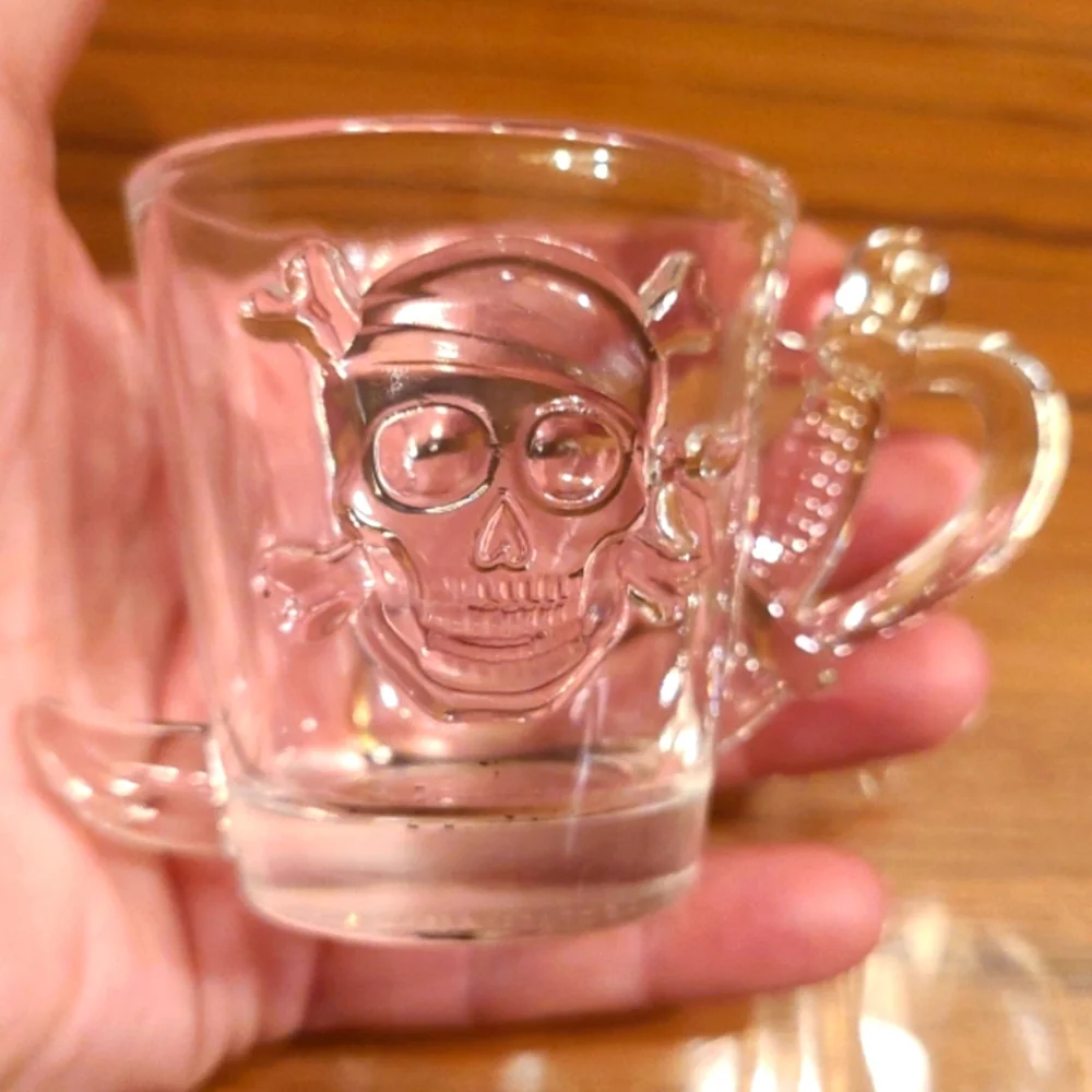 Treasure Island Vegas Raised Relief Pirate Skull Shot Glass - Picture 1 of 4